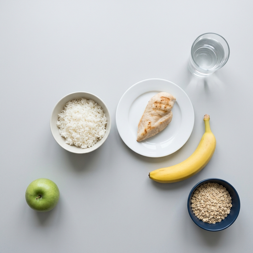 Refeição pré-treino com fonte de carboidrato e proteína sobre bancada clara